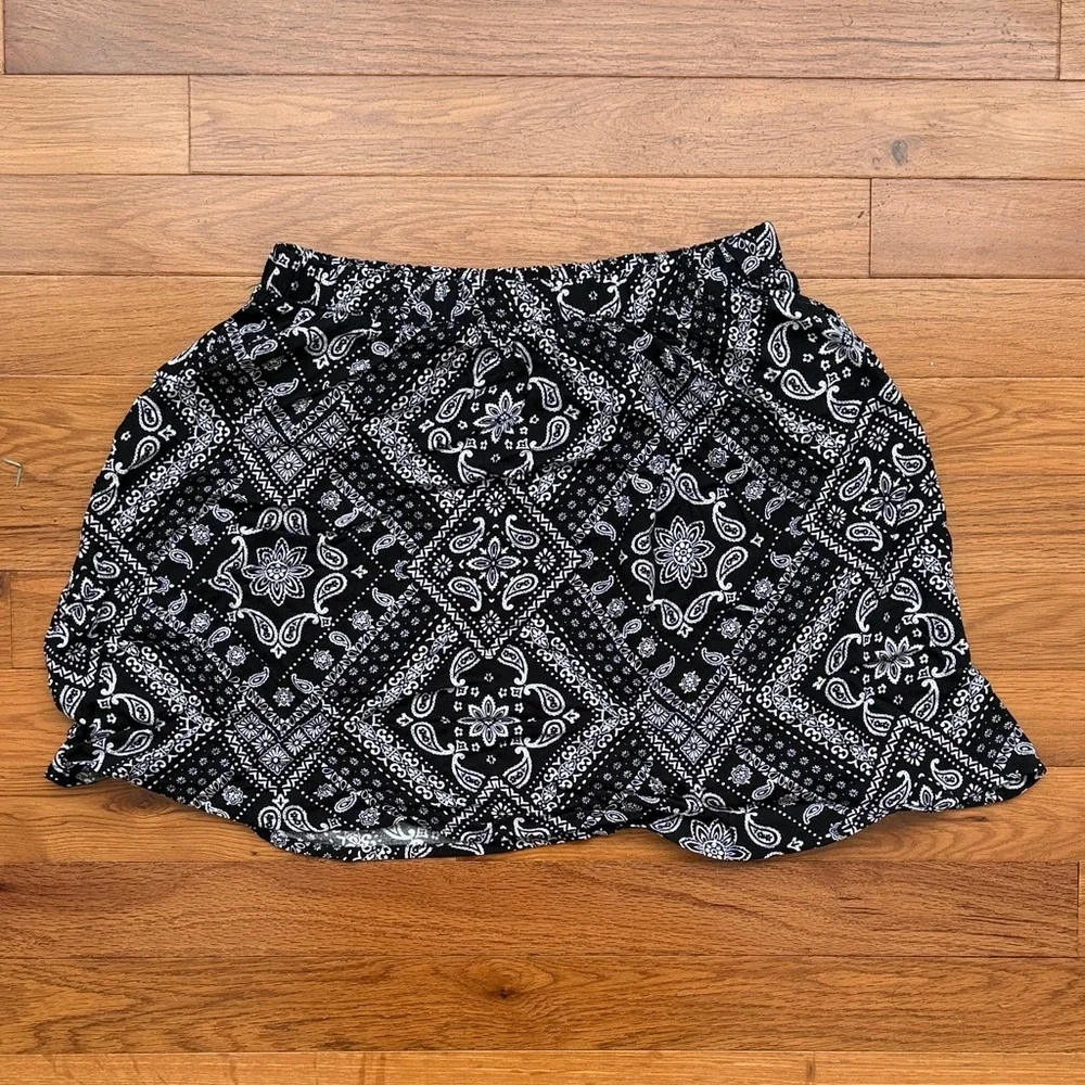 Place Black and White Paisely Bandana Patterned Skater Skirt